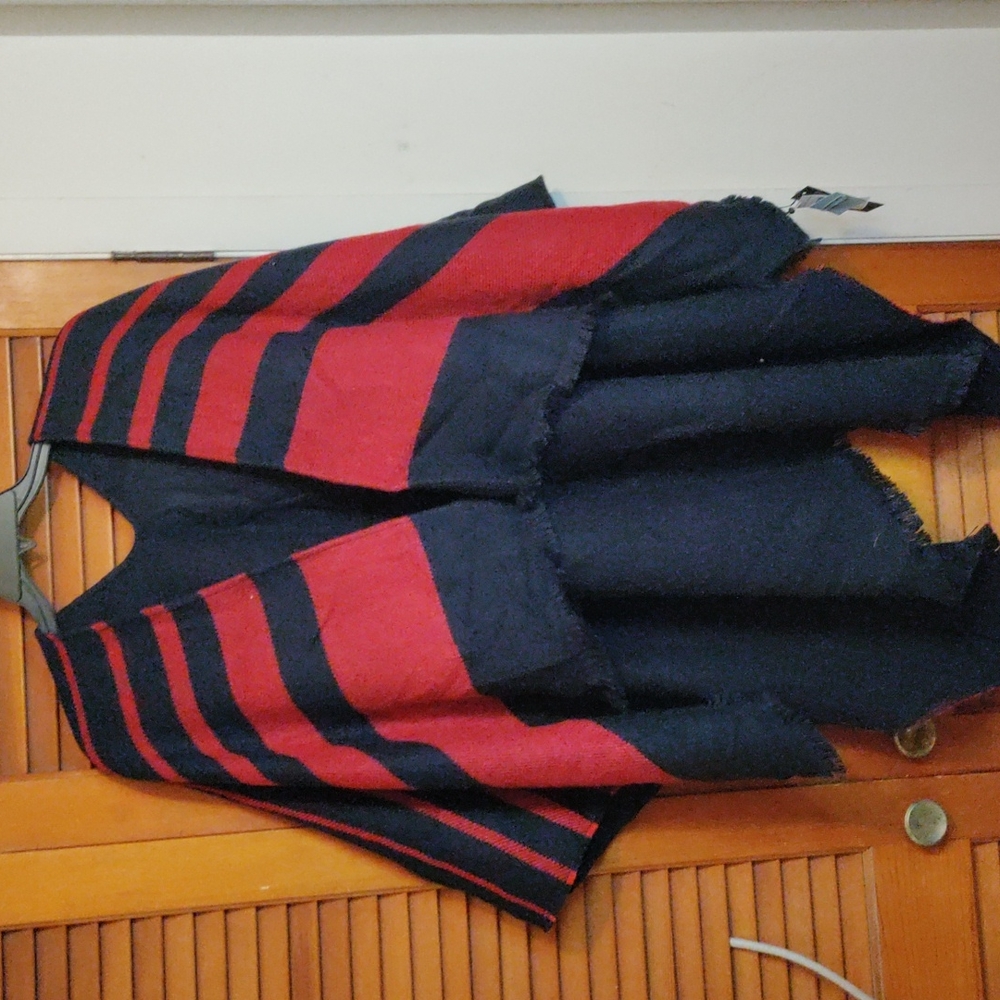 🆕 Banana Republic Women's red and blue reversible Pancho. Shawl